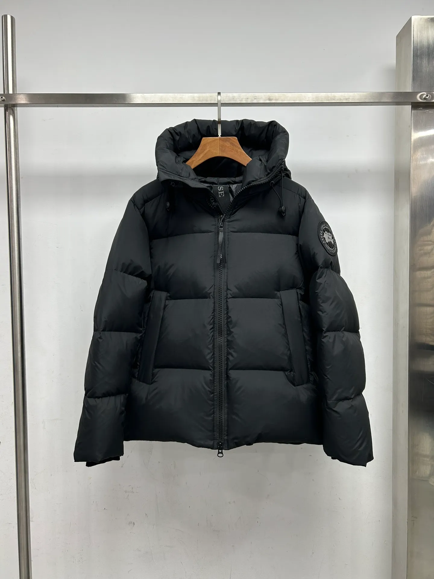 P980 Top Version 2282MB Crofton Puffer New Matte Men's Jacket Down Color: Black Black Label. Size: S M L XL XXL.